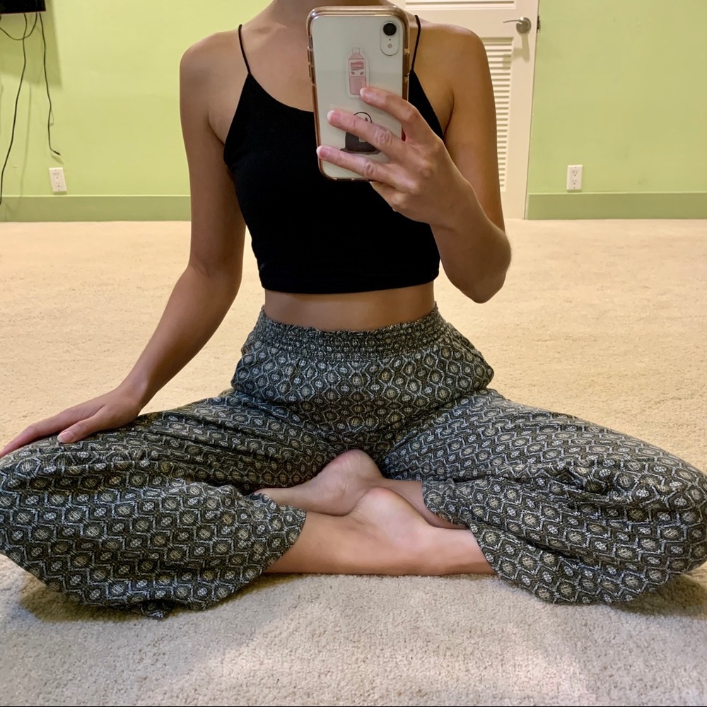✨ SOLD - TRIBAL SOFT FLOWY PANTS ✨ - Picture 5 of 6
